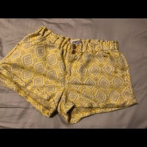 Really cute vintage yellow shorts!